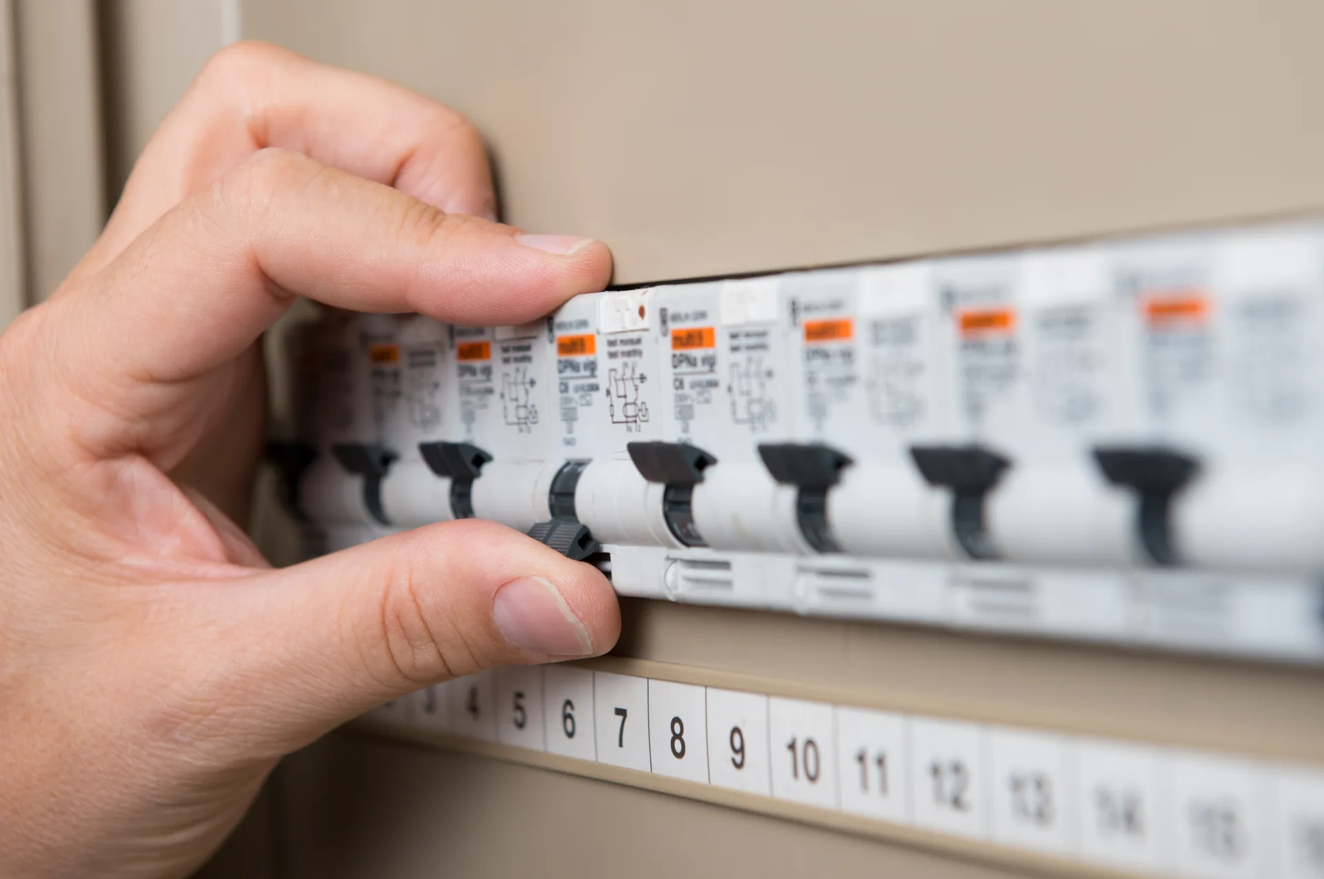 Electrician Umina Beach, licensed electricians serving Umina Beach